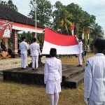 Pasukan Pengibar Bendera Pusaka (Paskibraka) mengibarkan Sang Merah Putih pada upacara peringatan HUT ke-80 Kemerdekaan Republik Indonesia di Lapangan Pangraga Krida Bajera, Selemadeg, Tabanan. (Foto: Istimewa)