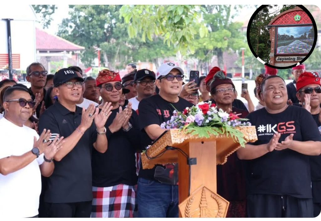 Bupati Tabanan Dr. I Komang Gede Sanjaya, S.E., M.M., bersama jajaran Pemkab Tabanan dan masyarakat, saat meresmikan Videotron Jayaning Singasana di Lapangan Alit Saputra, Dangin Carik, Tabanan, Sabtu (9/8/2025). (Foto: Istimewa) Bupati Tabanan Dr. I Komang Gede Sanjaya, S.E., M.M., bersama jajaran Pemkab Tabanan dan masyarakat, saat meresmikan Videotron Jayaning Singasana di Lapangan Alit Saputra, Dangin Carik, Tabanan, Sabtu (9/8/2025). (Foto: Istimewa)